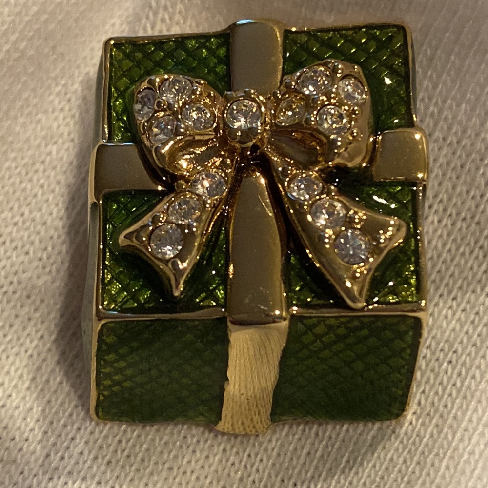 Vintage Christmas Pin Brooch Holiday Package